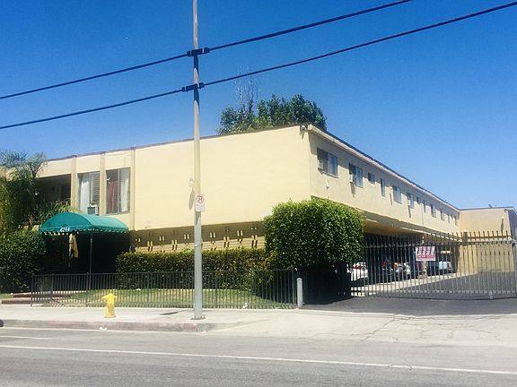 2nd image of 6744 Woodley Ave