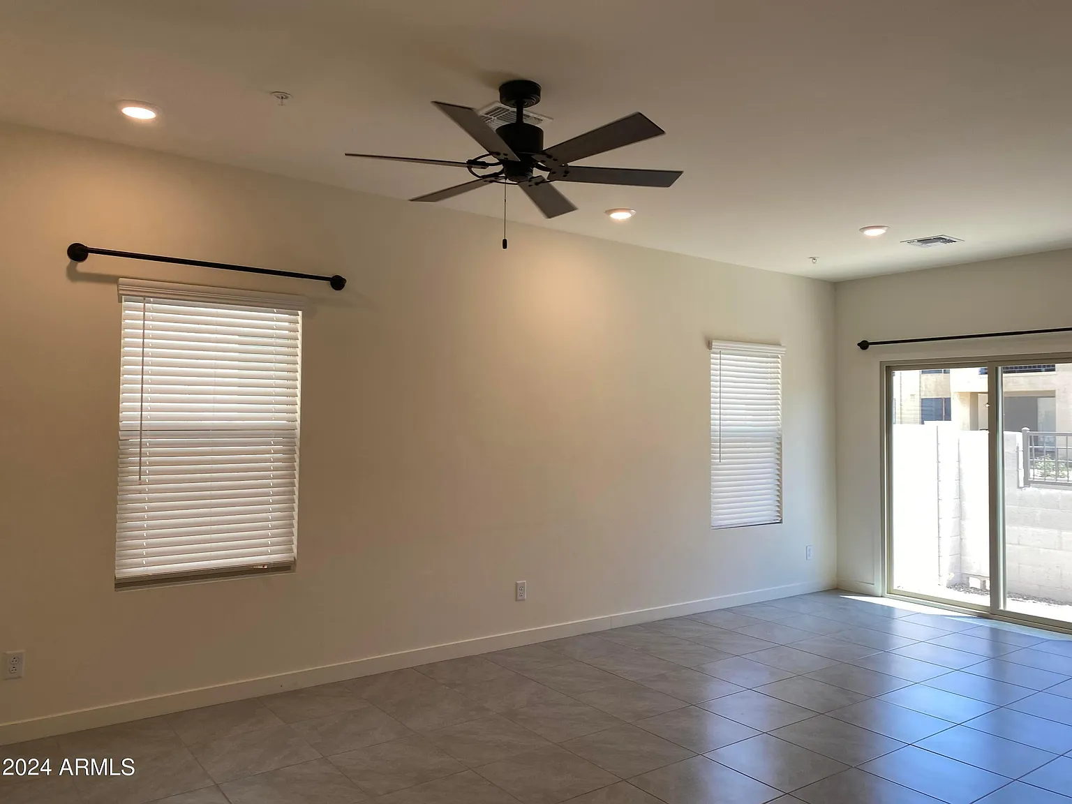 3 bed, 2.5 bath, 1497 sqft, $1,995 — Photo 2