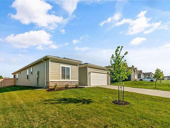 2nd image of 1592 Grayhawk Dr