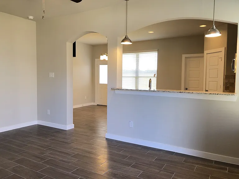 1044 W Sierra Vista Ct — Photo 2