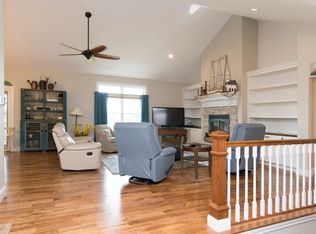 2563 Natures Ln, Mahomet, IL 61853