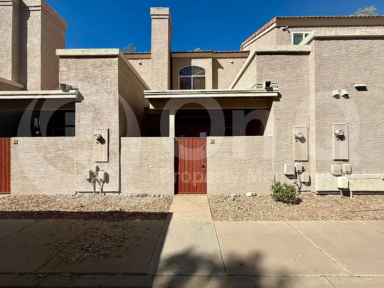500 N Roosevelt Ave #87 — Photo 21