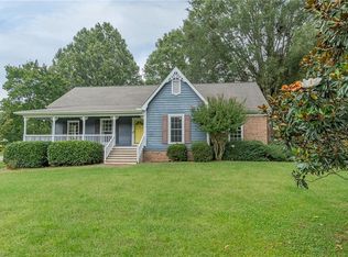 1741 Round Hill Cir, Kernersville, NC 27284