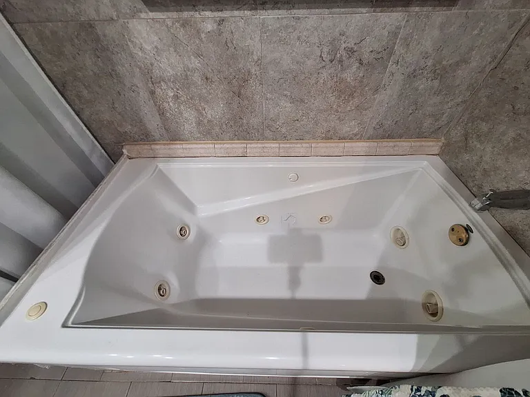 4050 Yucatan Cir — Photo 23