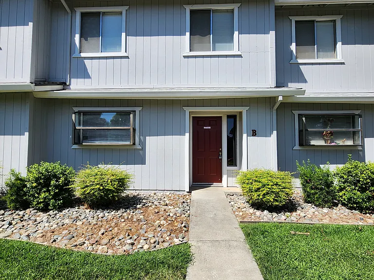 1115 N Lincoln St #B — Photo 18