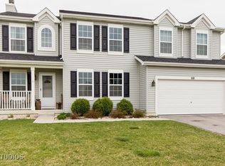 618 Oakwood St, Minooka, IL 60447