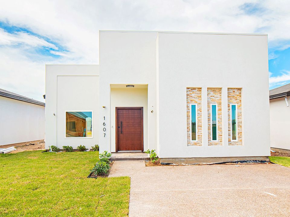 1st image of 1607 Secretaria Ln
