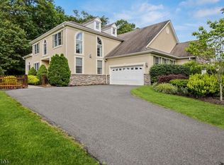 24 Wyckoff Way, Chester, NJ 07930