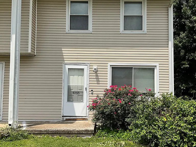 405B W Poos Dr — Photo 1