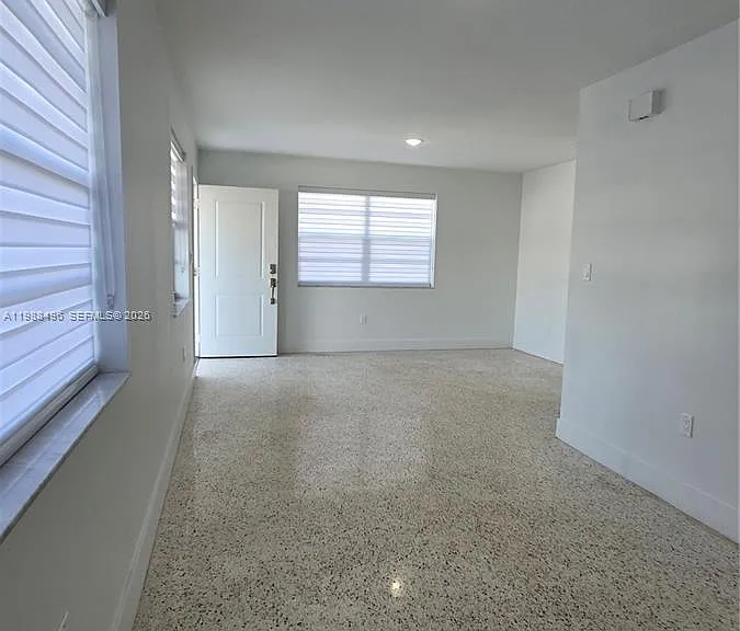 3306 SW 24th Ter — Photo 4