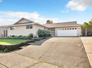 576 67th St, Springfield, OR 97478