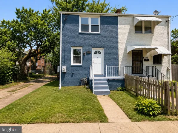 210 62nd St NE, Washington, DC 20019