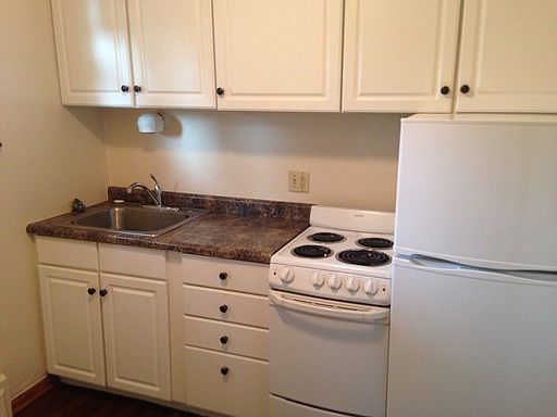 2nd image of 475 Saint Clair Ave APT 6