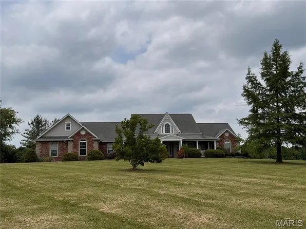5 Ashley Ln, Hawk Point, MO 63349