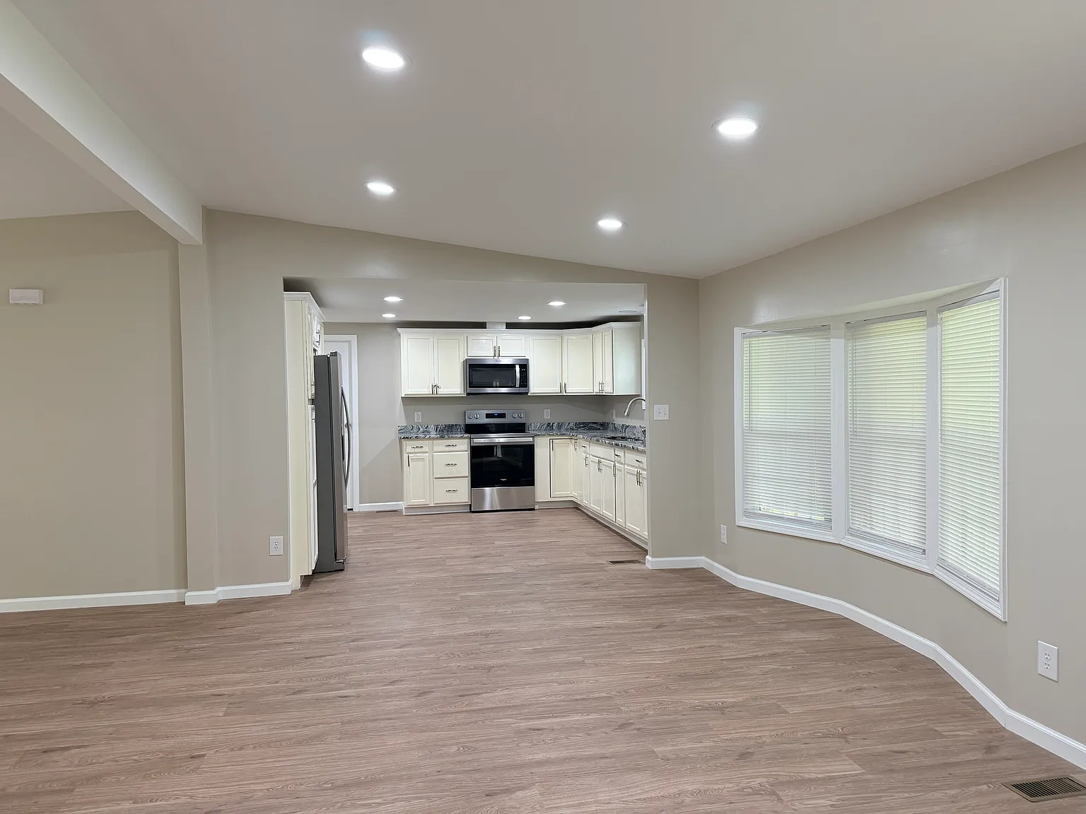 3 bed, 1624 sqft, $1,700 — Photo 4