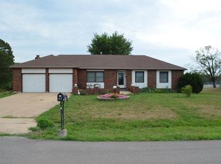 403 W Washington St, Versailles, MO 65084
