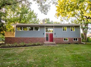 1496 Valley View Dr, Coralville, IA 52241