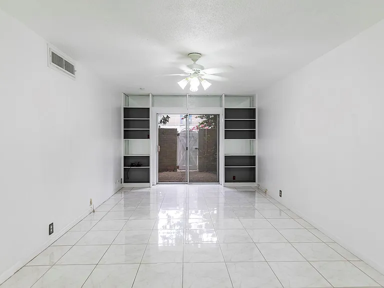 2601 Bellefontaine St #C104 — Photo 8