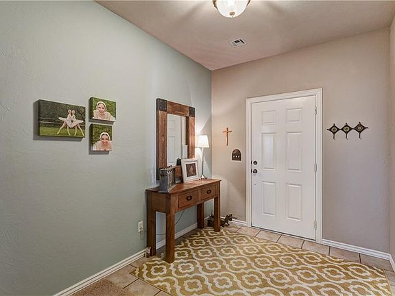 3rd image of 11028 NW 106th Cir