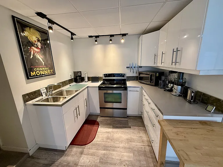 39 Central Ave #2 — Photo 6