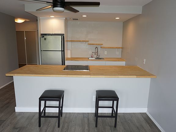 5th image of 22700 Garrison St