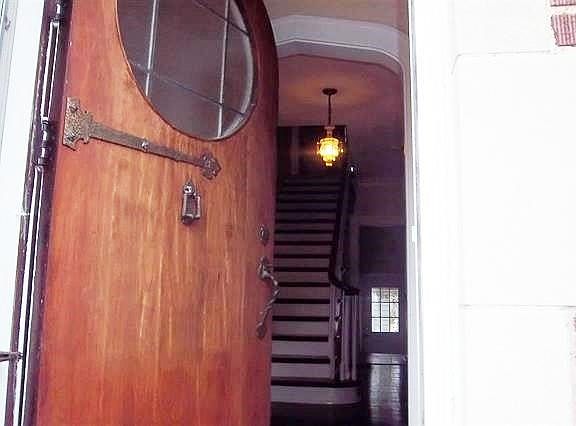 Welcome to 1231 SE Riverside Dr. 47713