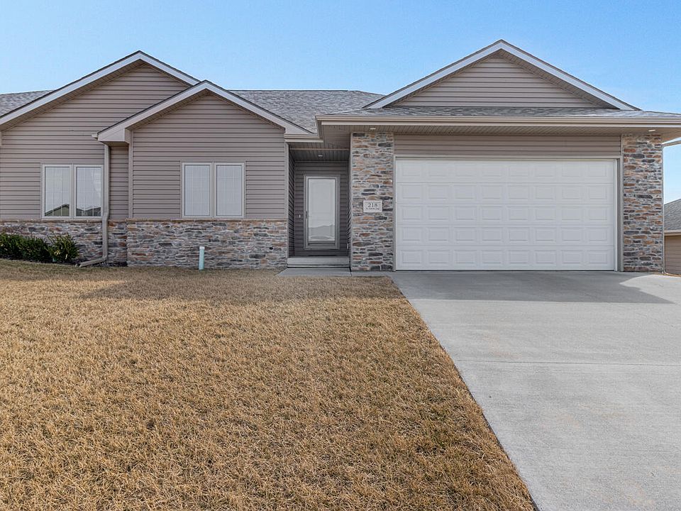 1st image of 218 Saint Andrews Loop