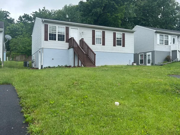 1512 D St, Waynesboro, VA 22980