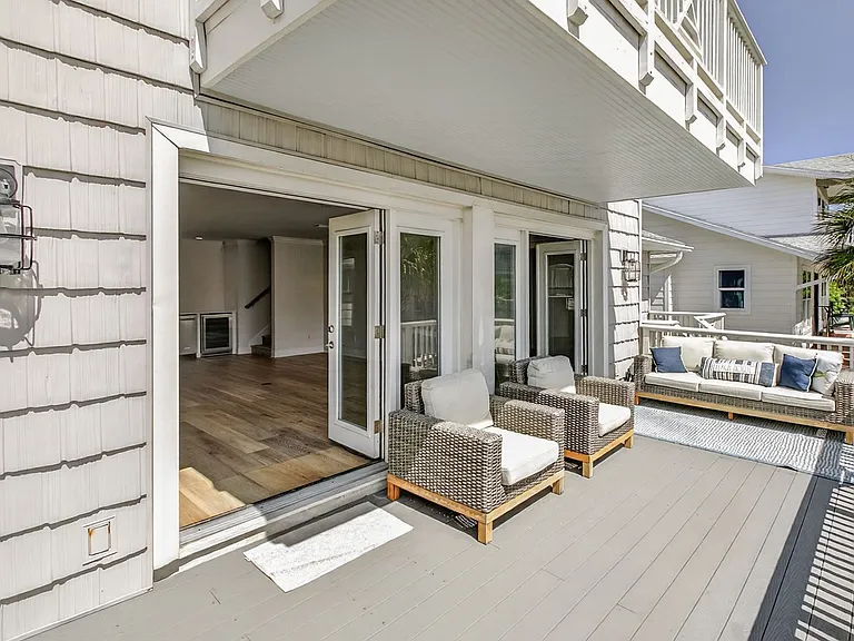 1766 Beach Ave — Photo 60