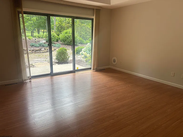 104 Lakeview Dr — Photo 15