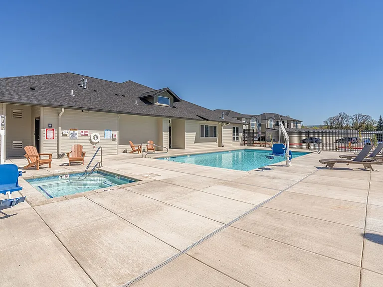 Woodburn Villas — Photo 7