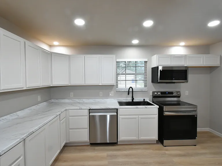 311 Stell Ave — Photo 7