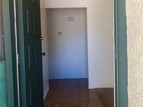 3rd image of 4873 Castle Rock Ct