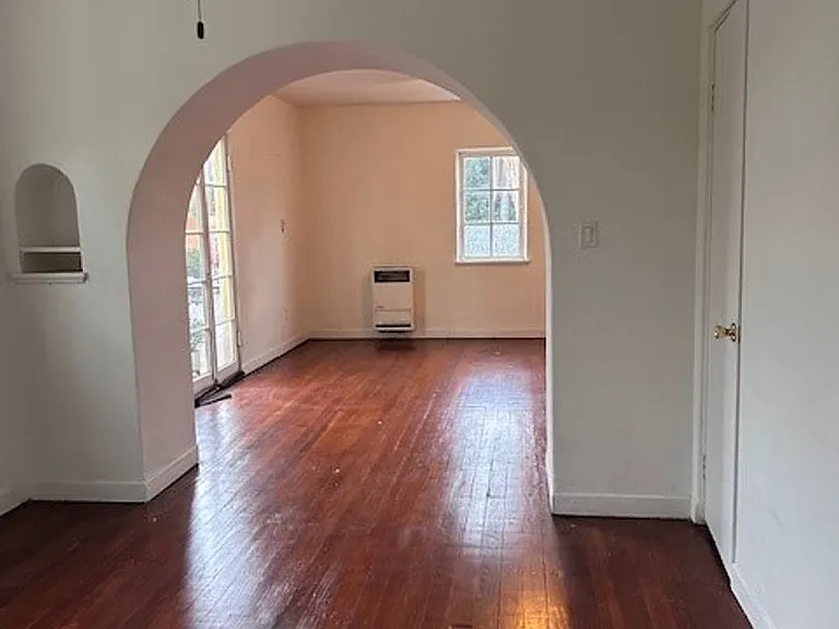 553 Cedar Ave — Photo 3