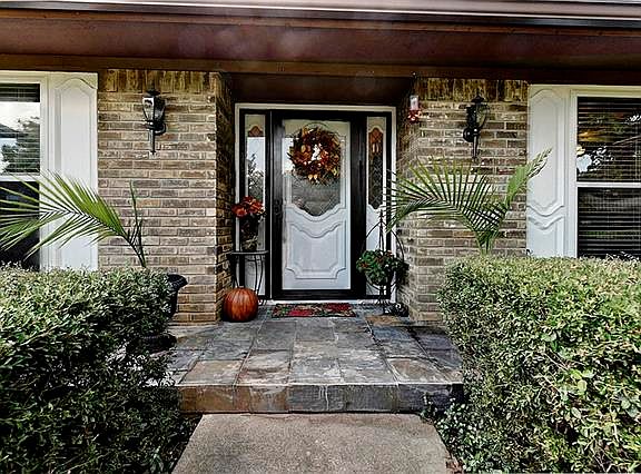 2nd image of 4500 Weyhill Dr