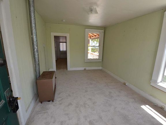 4th image of 383 Clay St