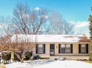 7028 NW Blair Rd, Parkville, MO 64152
