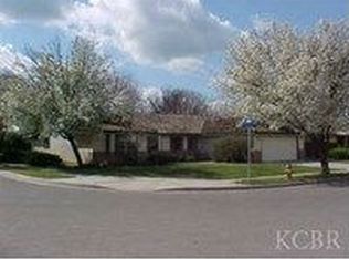 579 Blakeley Dr, Lemoore, CA 93245