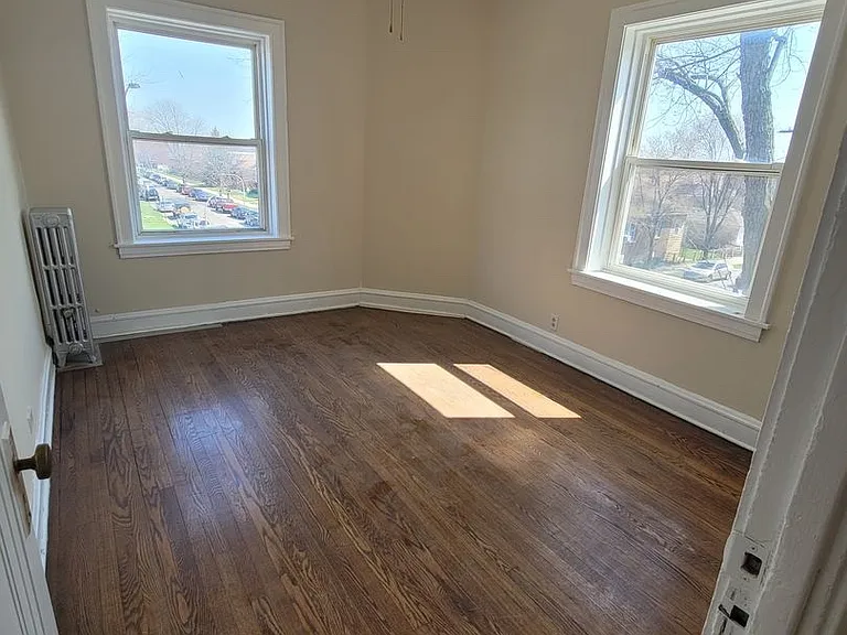 2900-04 Laramie Avenue W George St #2 — Photo 8