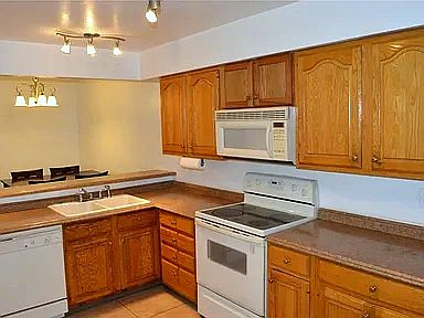 3rd image of 7275 S Gaylord St #B09