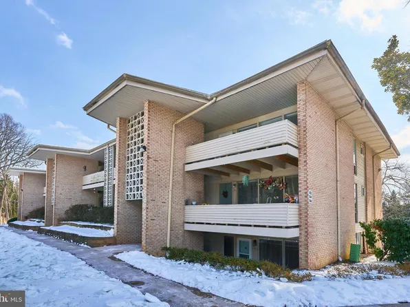 156 Haycock Rd Unit A-6, Falls Church, VA 22046
