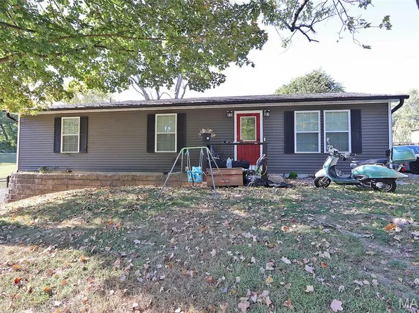 389 Country Club Dr, Cape Girardeau, MO 63701
