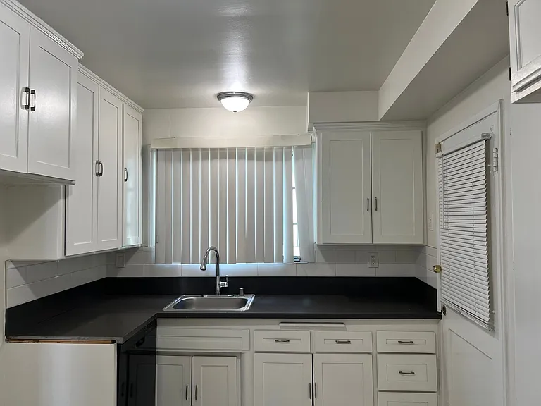 4204 McClung Dr — Photo 2