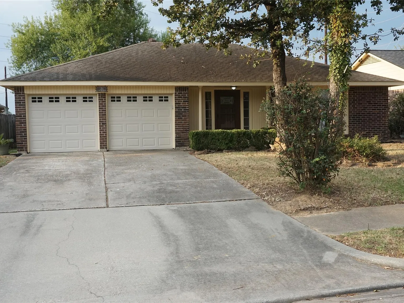 3 bed, 2.0 bath, 1376 sqft, $1,950 — Photo 2