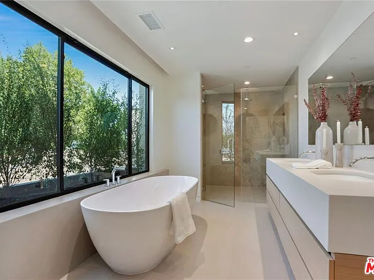 4939 Petit Ave — Photo 29
