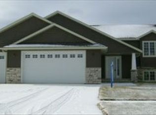 5770 W Prairiewood Dr, Grand Forks, ND 58201