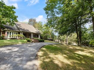 1205 Heritage Pl, Louisville, KY 40214