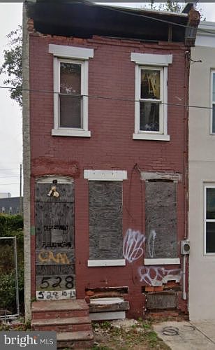 2nd image of 528 Mechanic St