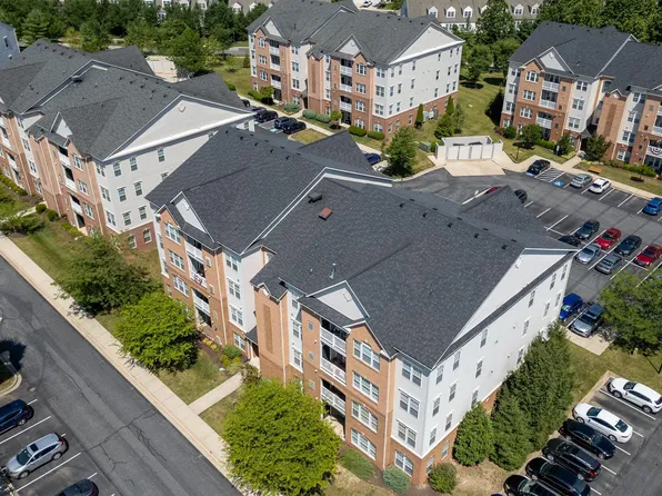 8260 Stone Crop Dr Unit J, Ellicott City, MD 21043