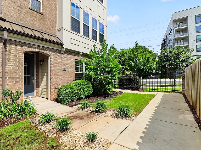 1105 Towns Hill Way — Photo 37